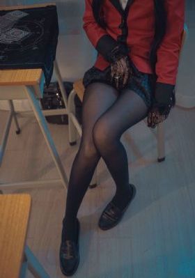 小小的肚子_4K在线视频播放