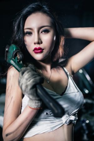 她叫的越大声他就弄得越快_高清电影在线看