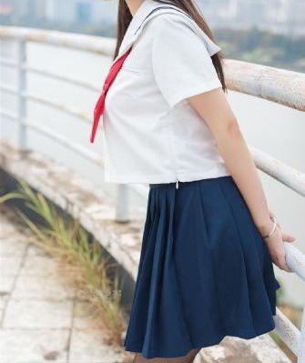 春花子_十万网红美女美酱